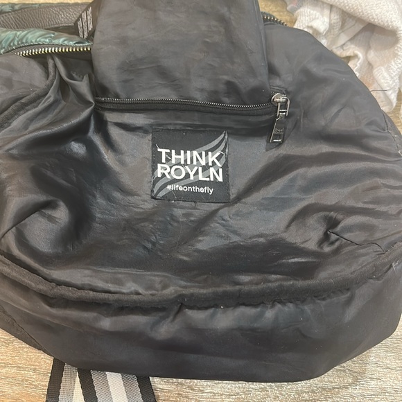 Think Royln Green Quilted Women\'s Shoulder/Crossbody Bag